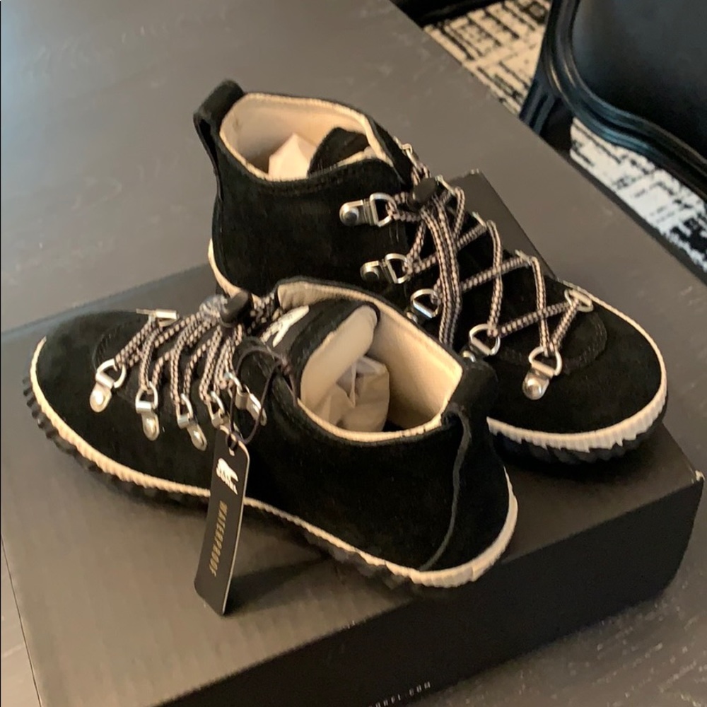 Brand new girls Sorel Boots
